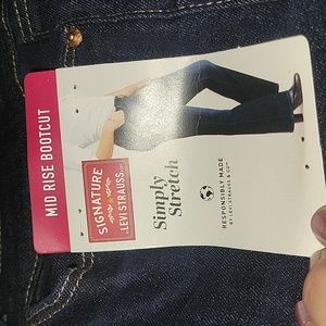 Womens Levi Jean's Sz 16